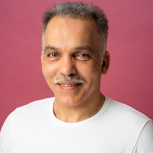 Portrait von Sabri Maraqa, Inhaber des Neuro Robotik Zentrum München